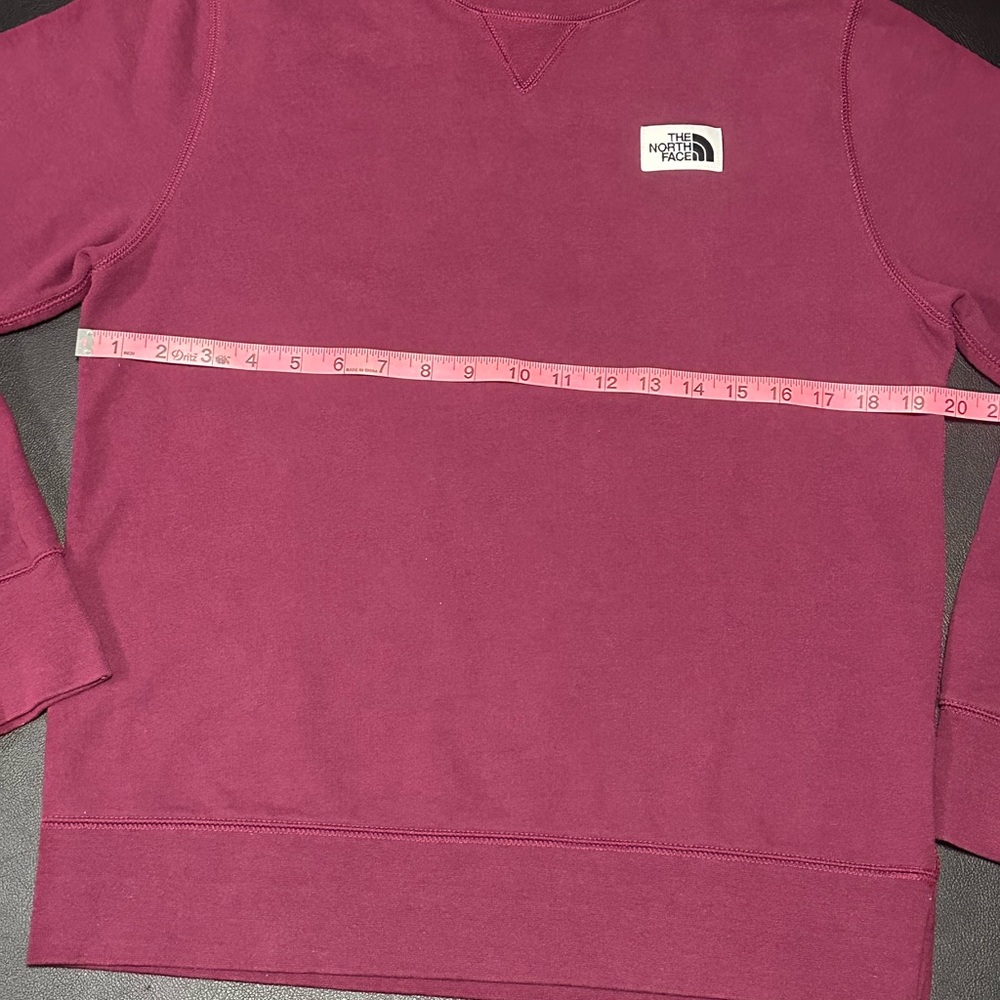 The North Face Burgundy Crewneck Sweatshirt Women’s Medium Cozy Essentials 🍂 - Picture 5 of 7